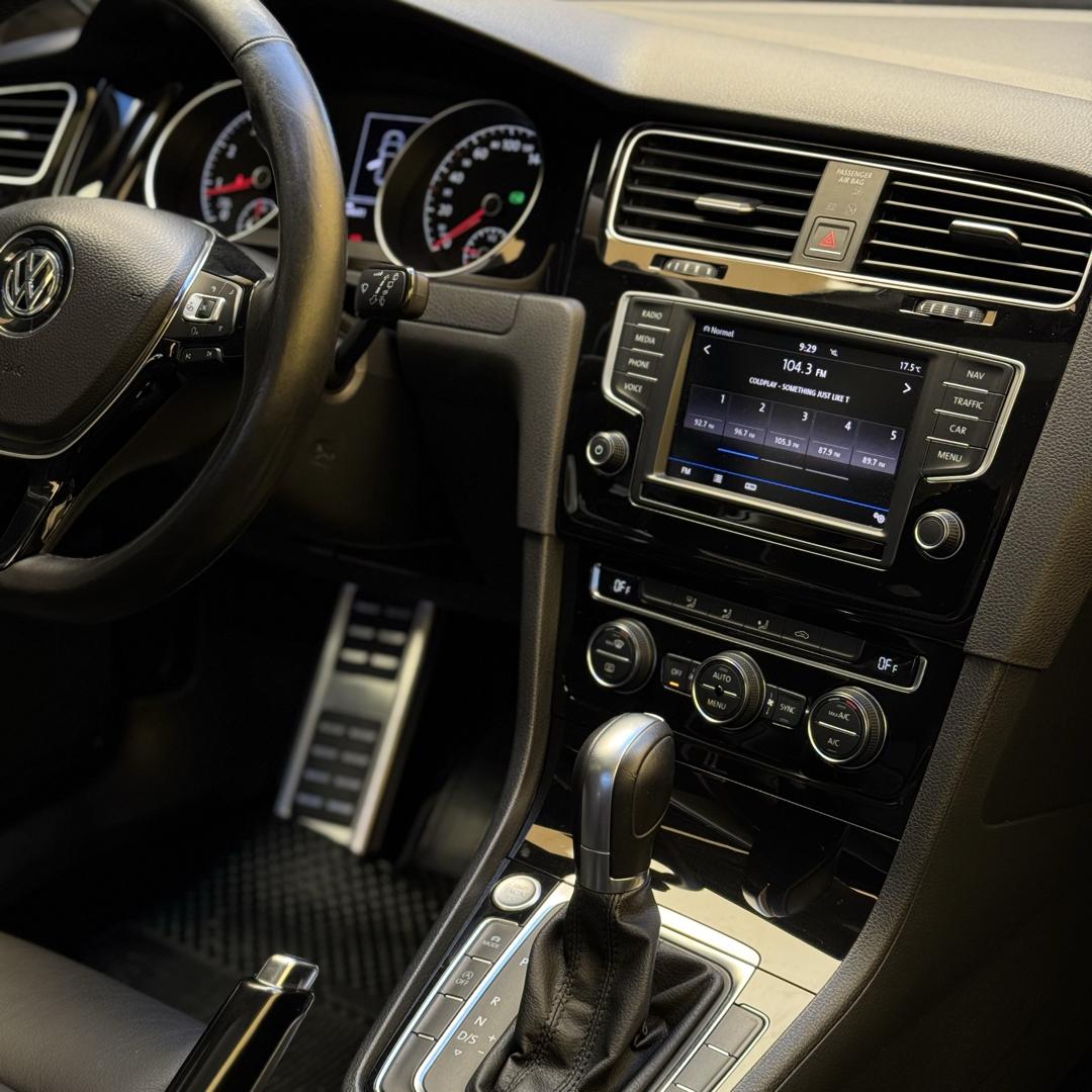 VOLKSWAGEN Golf - Foto