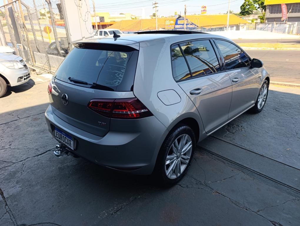 VOLKSWAGEN Golf - Foto