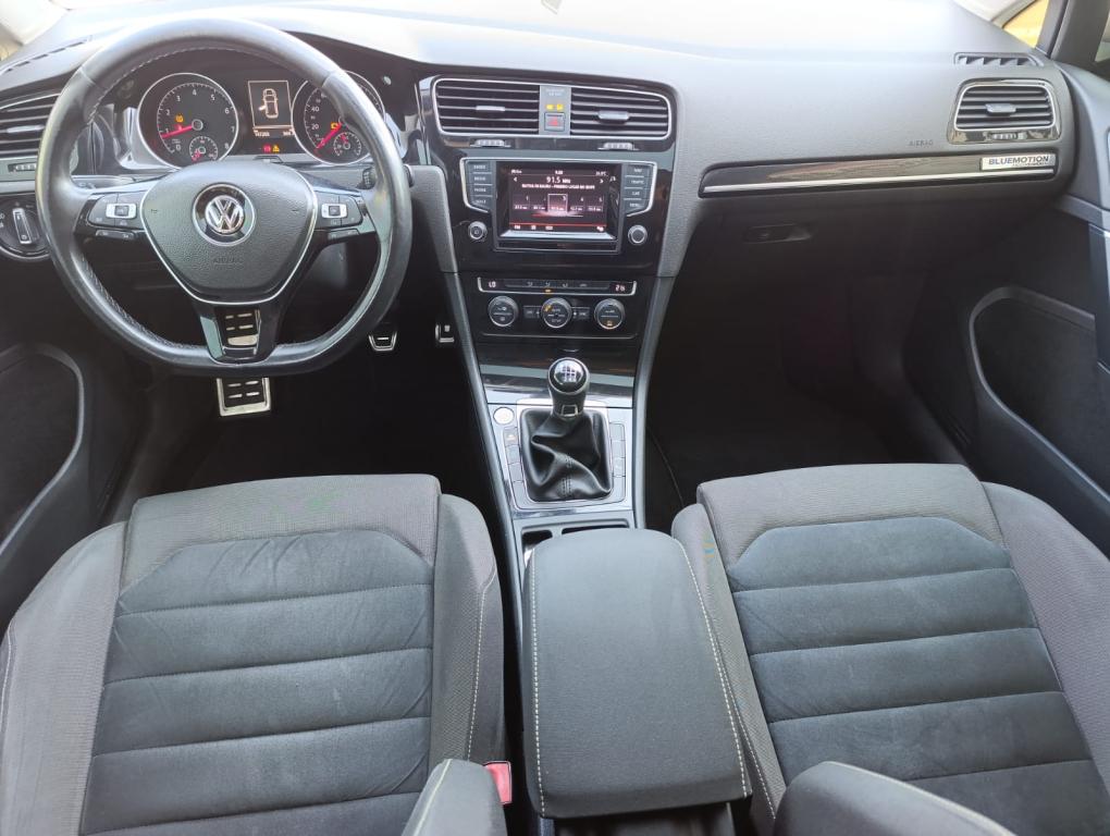 VOLKSWAGEN Golf - Foto