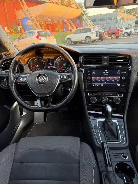 VOLKSWAGEN Golf - Foto