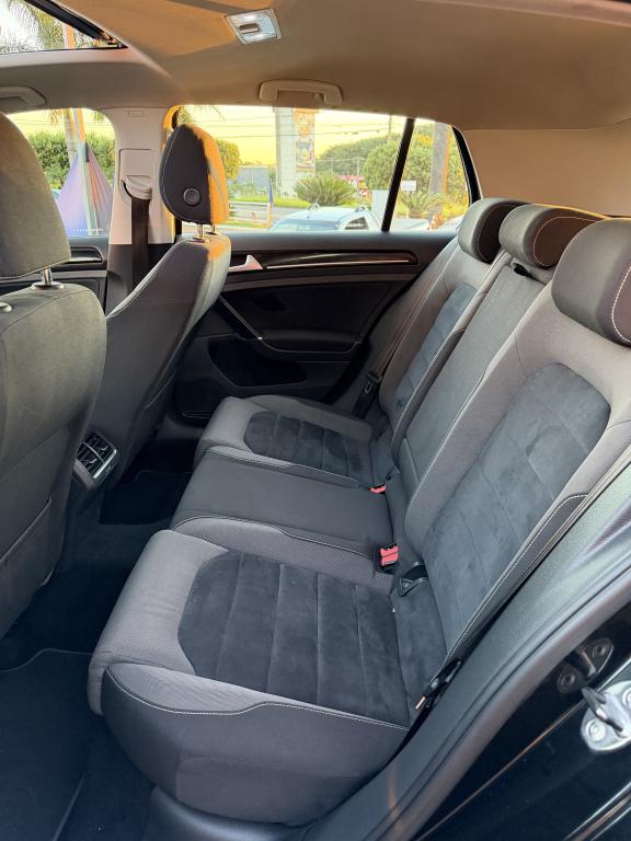 VOLKSWAGEN Golf - Foto