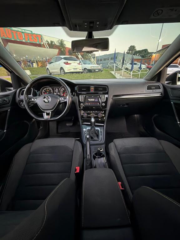 VOLKSWAGEN Golf - Foto