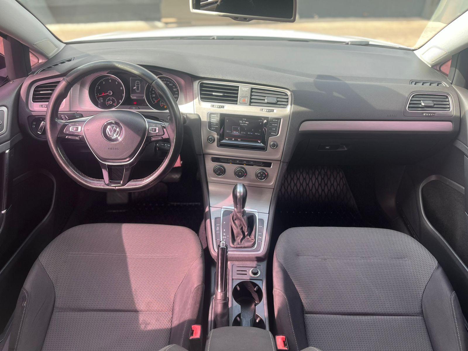 VOLKSWAGEN Golf - Foto