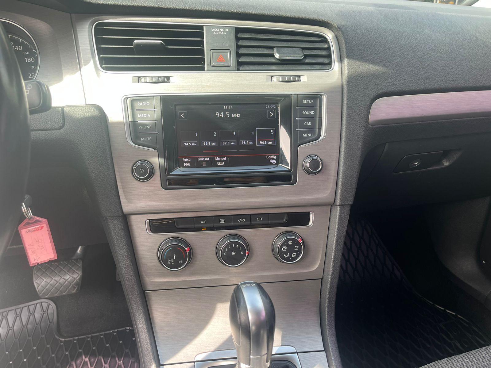 VOLKSWAGEN Golf - Foto