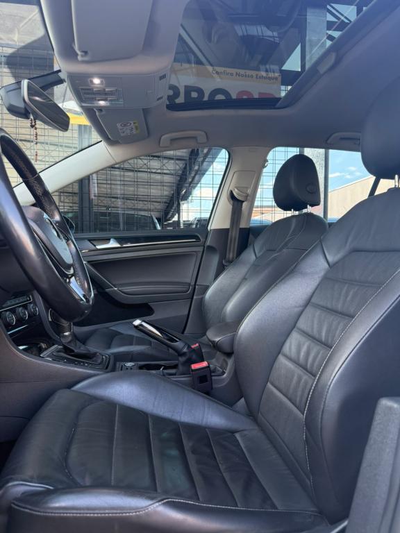 VOLKSWAGEN Golf - Foto