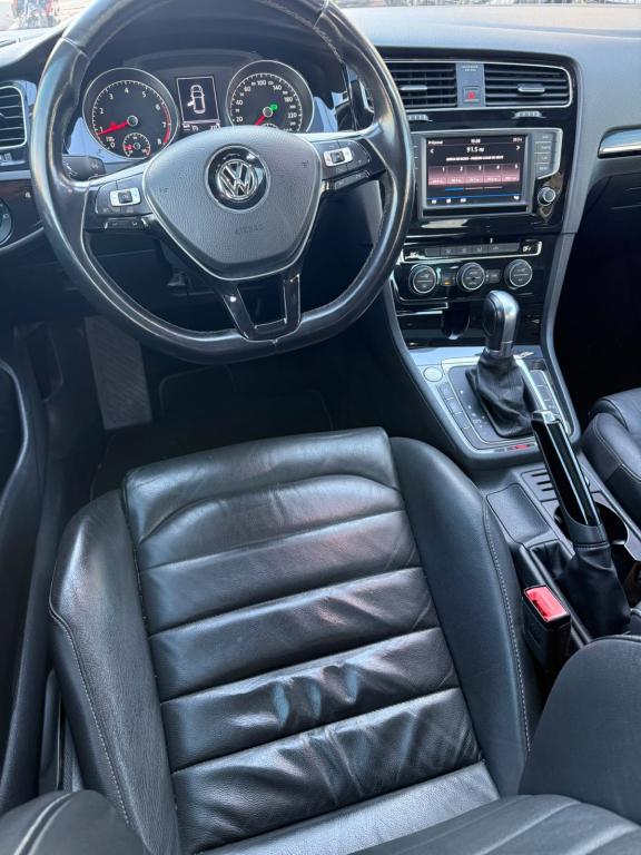 VOLKSWAGEN Golf - Foto