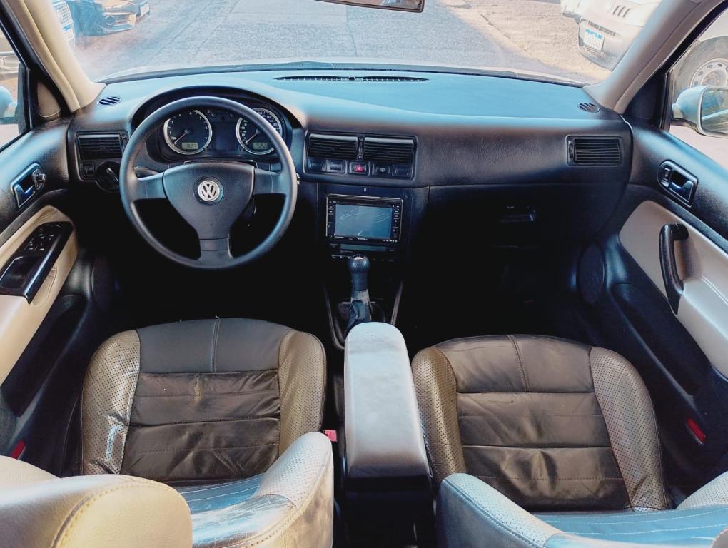 VOLKSWAGEN Golf - Foto