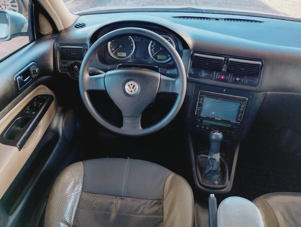 VOLKSWAGEN Golf - Foto