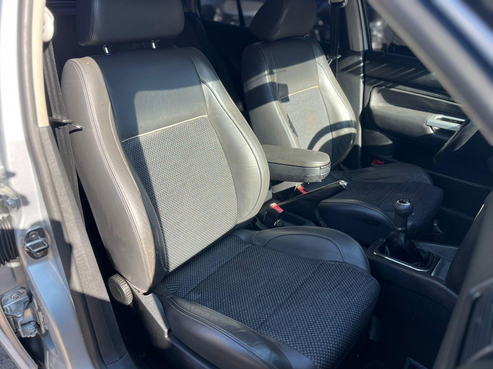 VOLKSWAGEN Golf - Foto