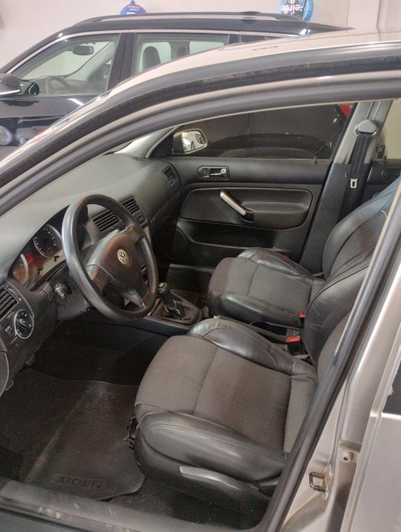 VOLKSWAGEN Golf - Foto