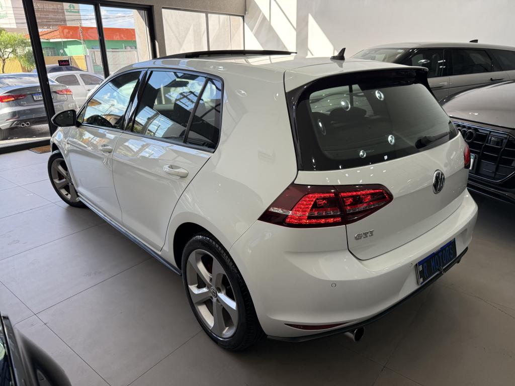 VOLKSWAGEN Golf - Foto
