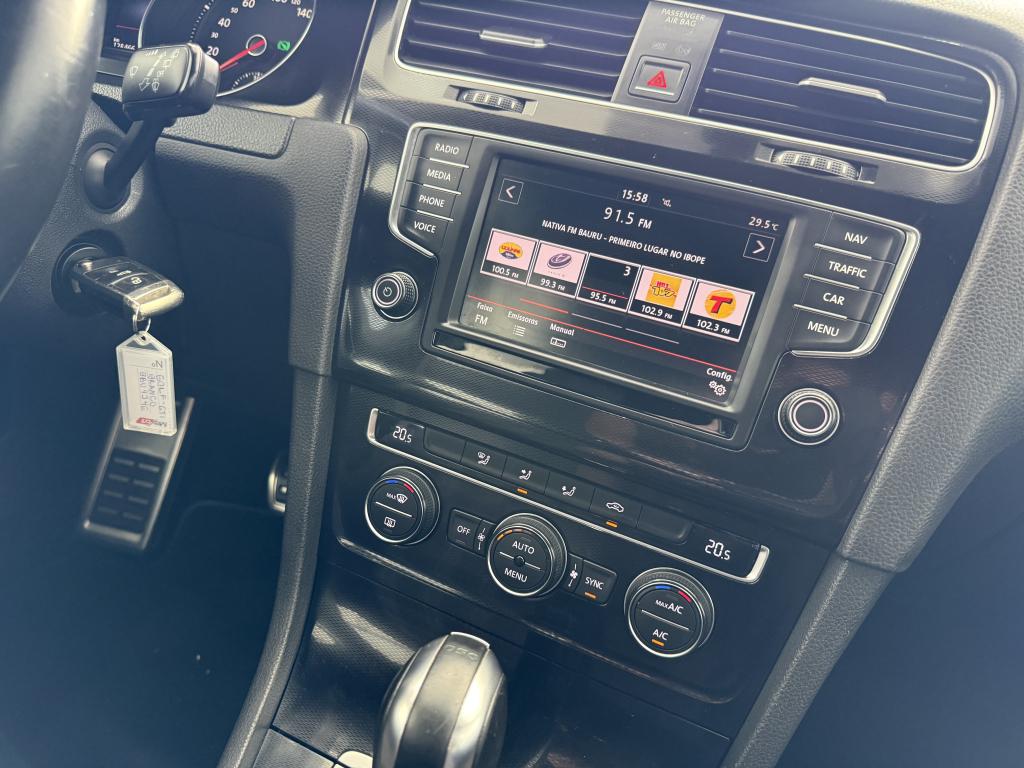 VOLKSWAGEN Golf - Foto