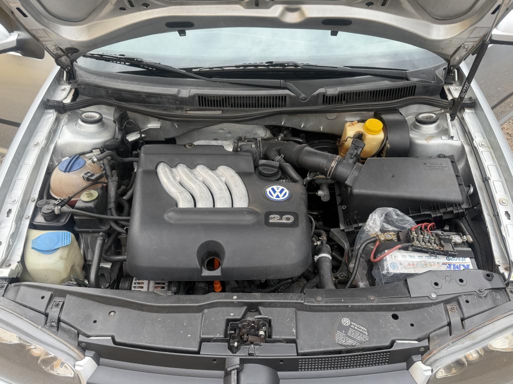 VOLKSWAGEN Golf - Foto