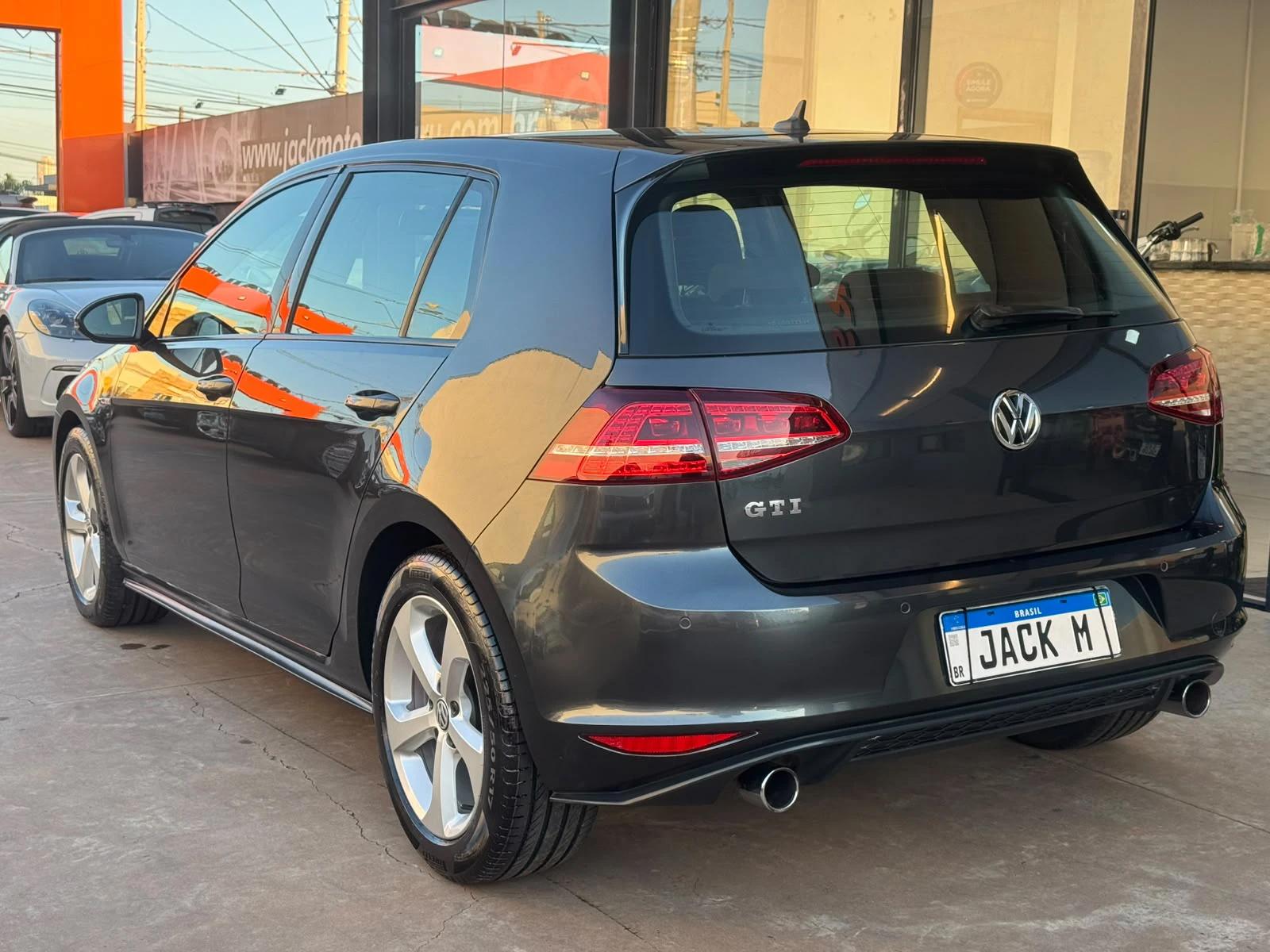 VOLKSWAGEN Golf - Foto