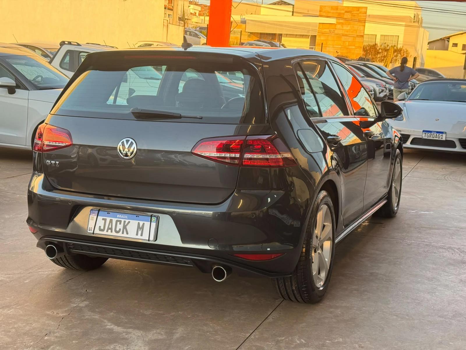 VOLKSWAGEN Golf - Foto