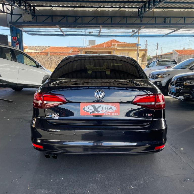 VOLKSWAGEN Jetta - Foto