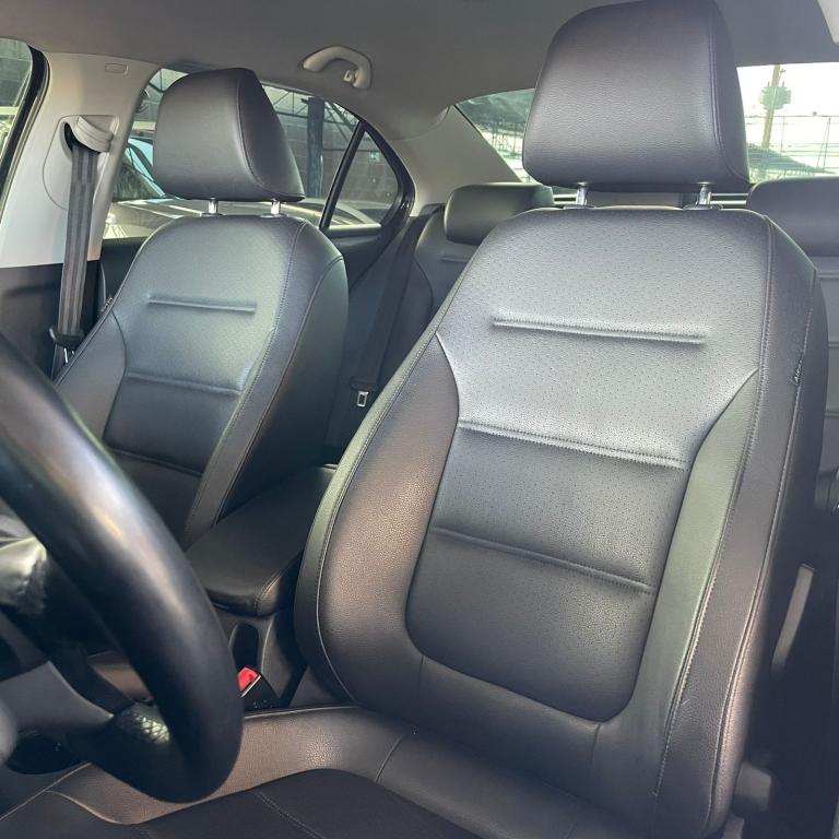 VOLKSWAGEN Jetta - Foto