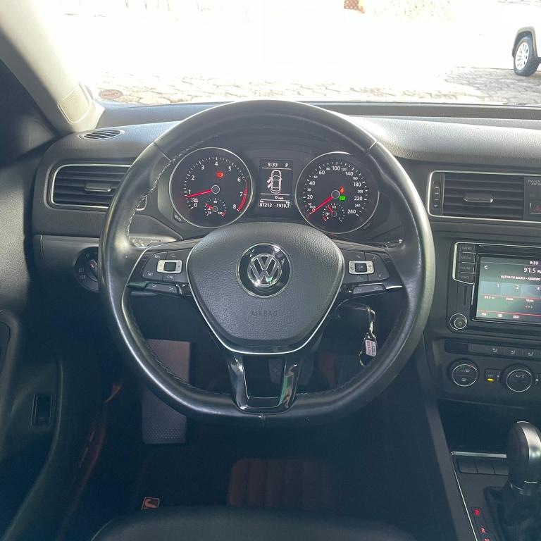 VOLKSWAGEN Jetta - Foto