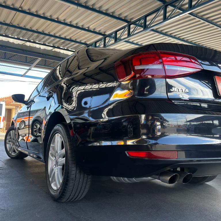 VOLKSWAGEN Jetta - Foto