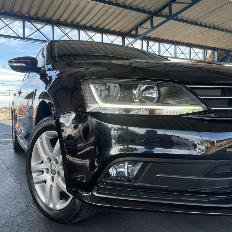 VOLKSWAGEN Jetta - Foto