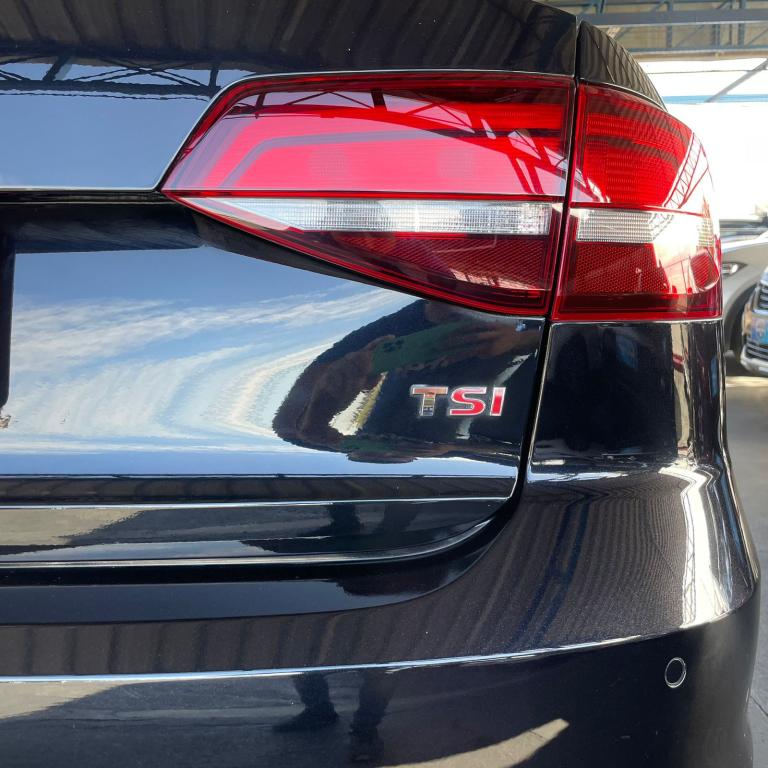 VOLKSWAGEN Jetta - Foto