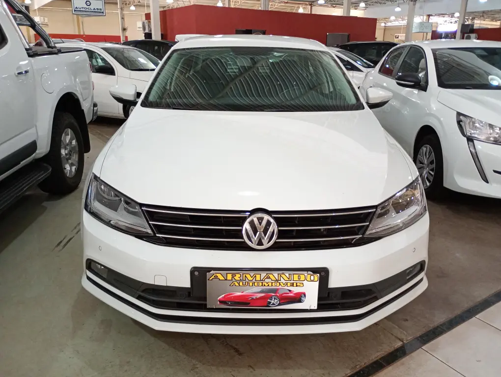 VOLKSWAGEN Jetta - Foto