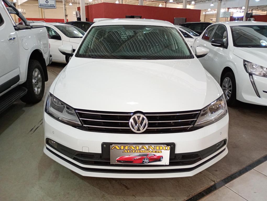 VOLKSWAGEN Jetta - Foto