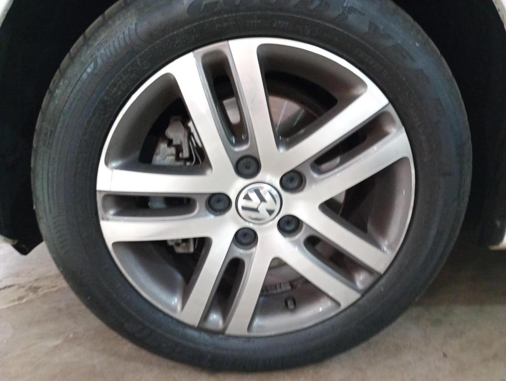 VOLKSWAGEN Jetta - Foto