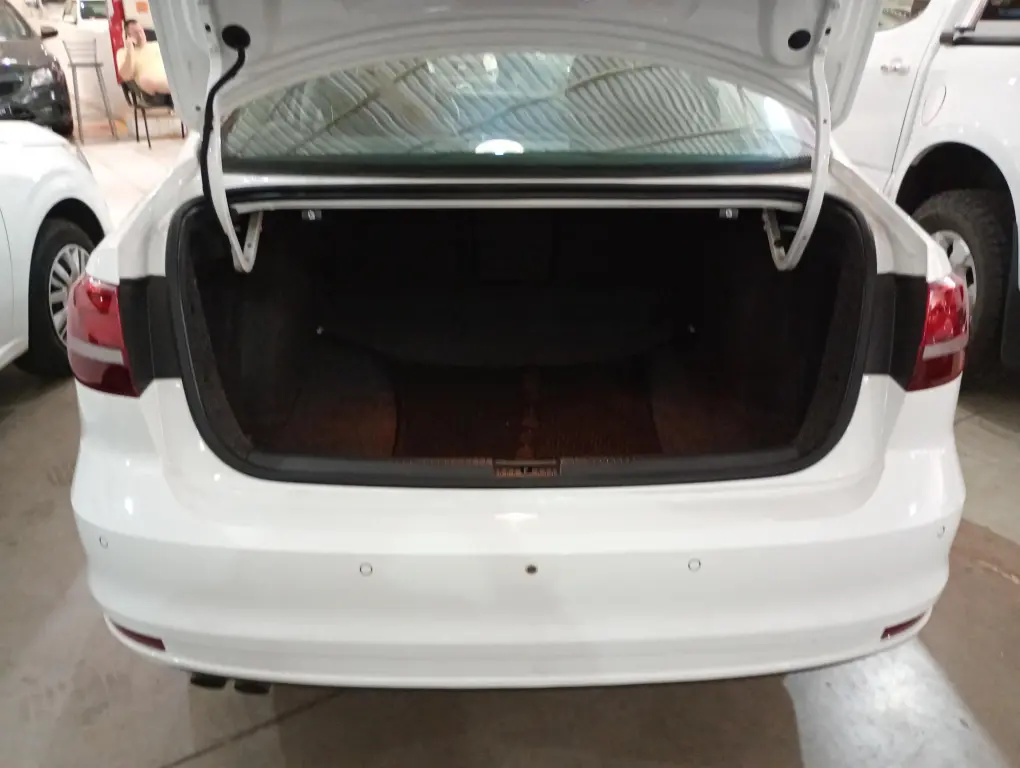 VOLKSWAGEN Jetta - Foto