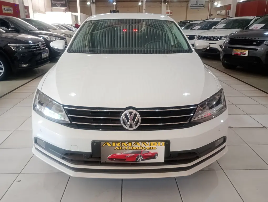 VOLKSWAGEN Jetta - Foto