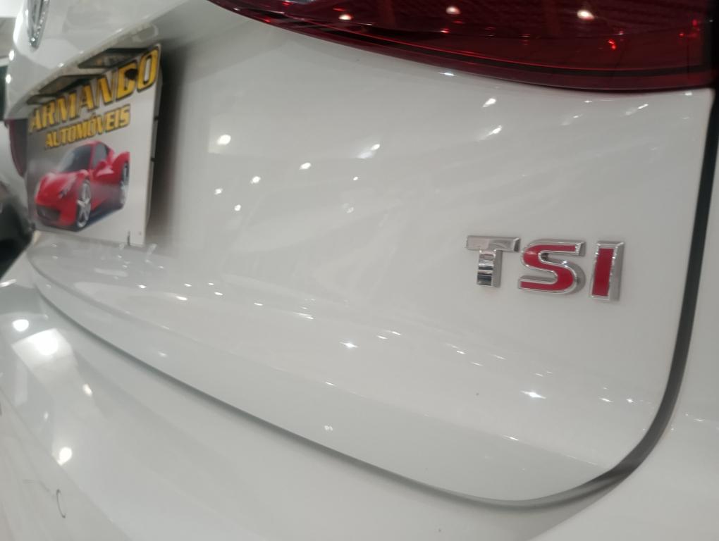 VOLKSWAGEN Jetta - Foto