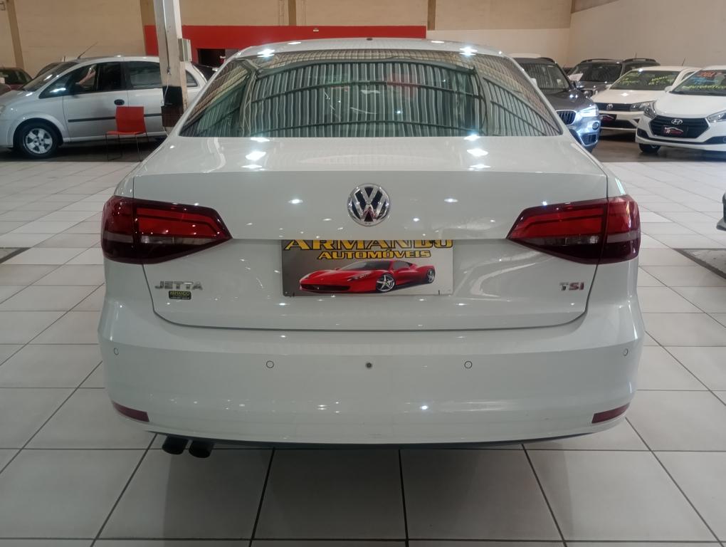 VOLKSWAGEN Jetta - Foto