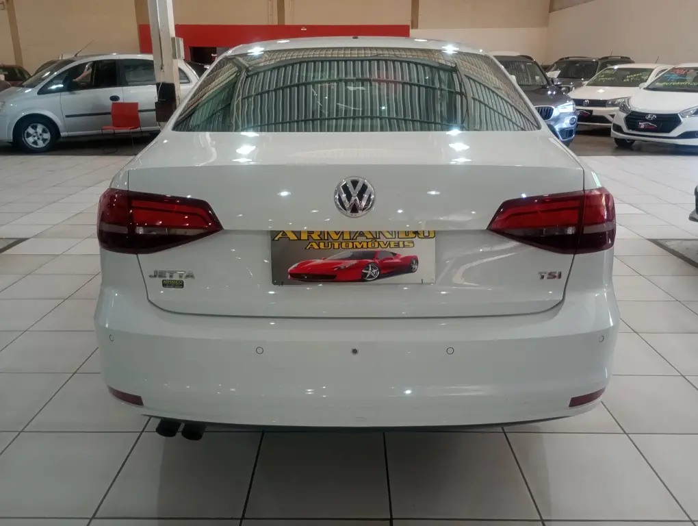 VOLKSWAGEN Jetta - Foto