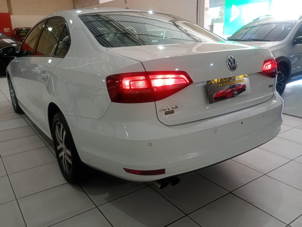 VOLKSWAGEN Jetta - Foto