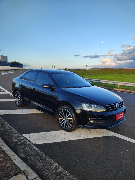 VOLKSWAGEN Jetta - Foto