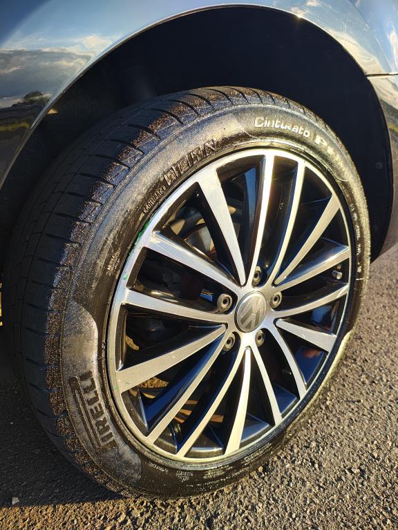 VOLKSWAGEN Jetta - Foto