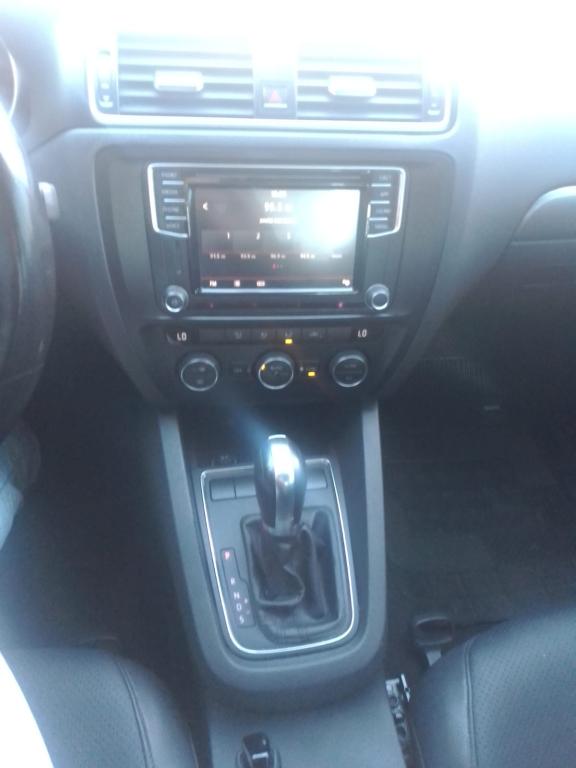 VOLKSWAGEN Jetta - Foto