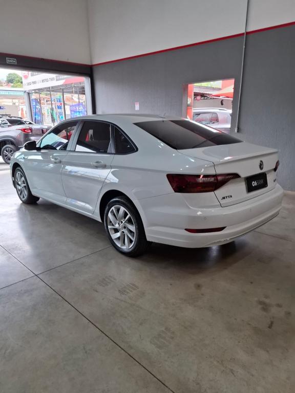 VOLKSWAGEN Jetta - Foto