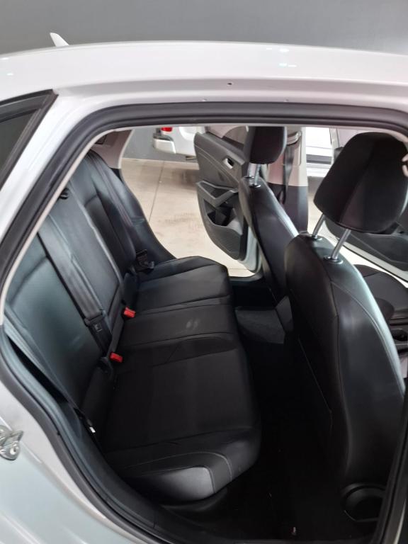 VOLKSWAGEN Jetta - Foto