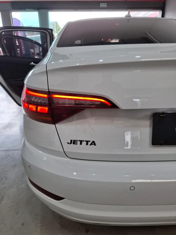 VOLKSWAGEN Jetta - Foto