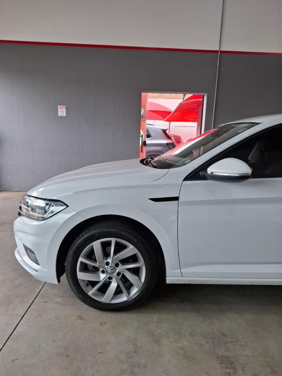 VOLKSWAGEN Jetta - Foto