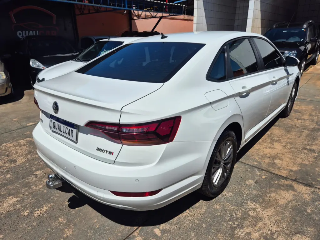 VOLKSWAGEN Jetta - Foto