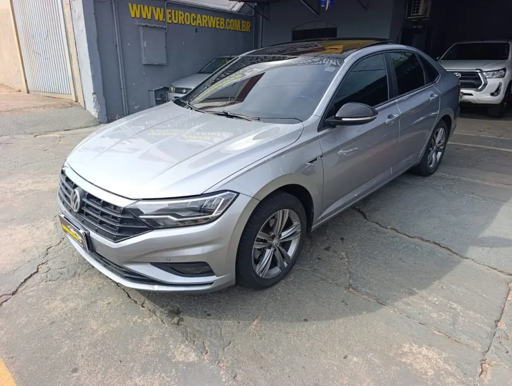 VOLKSWAGEN Jetta