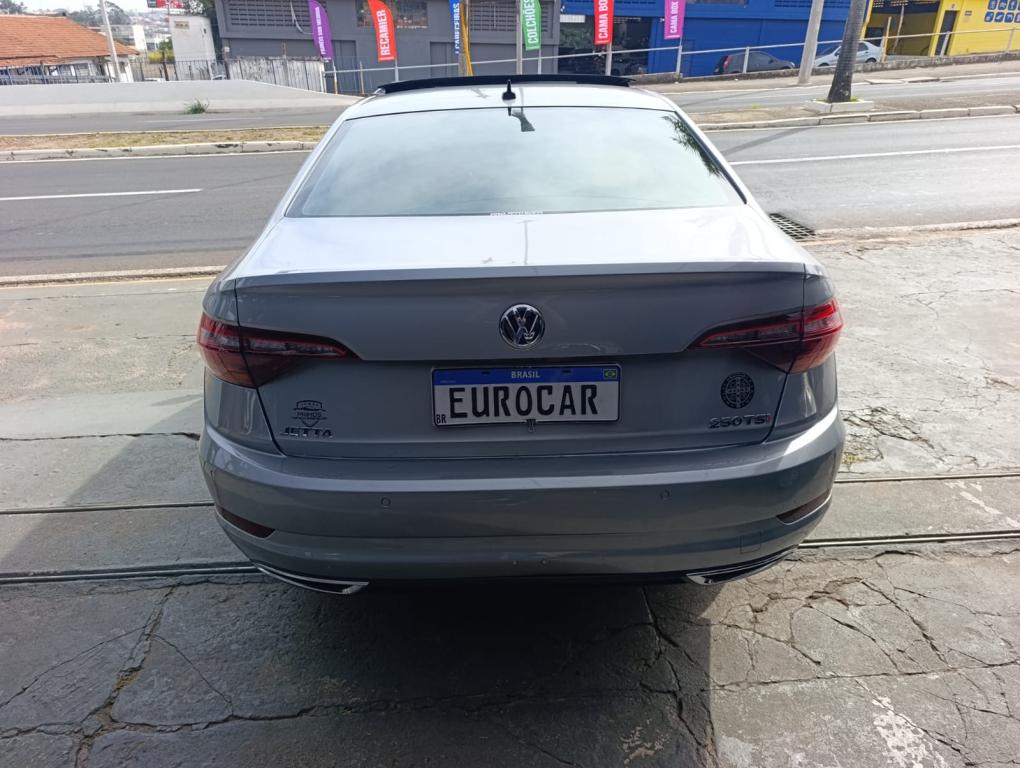 VOLKSWAGEN Jetta - Foto