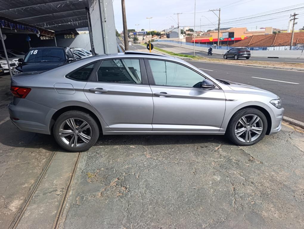 VOLKSWAGEN Jetta - Foto