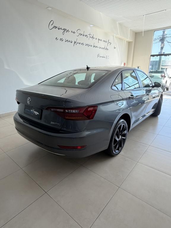 VOLKSWAGEN Jetta - Foto