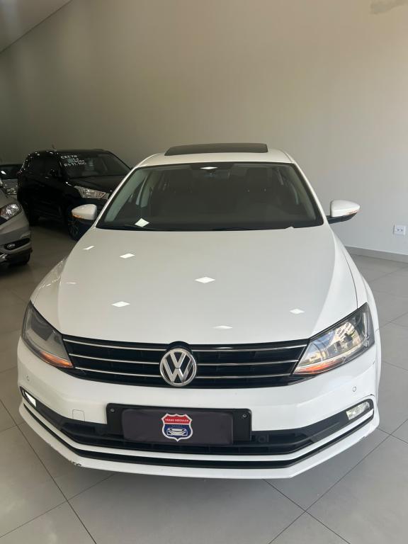 VOLKSWAGEN Jetta - Foto