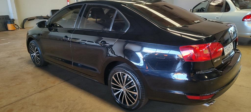 VOLKSWAGEN Jetta - Foto