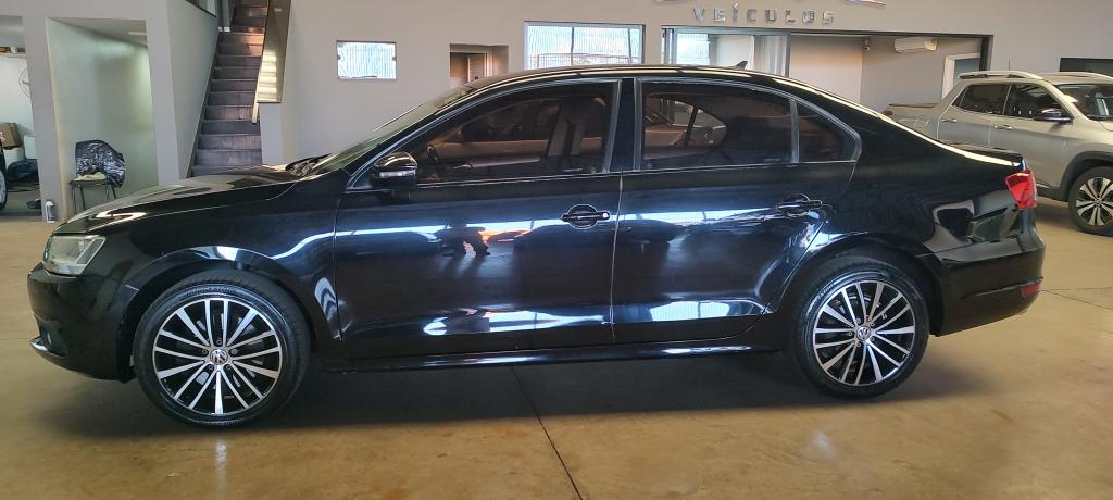 VOLKSWAGEN Jetta - Foto