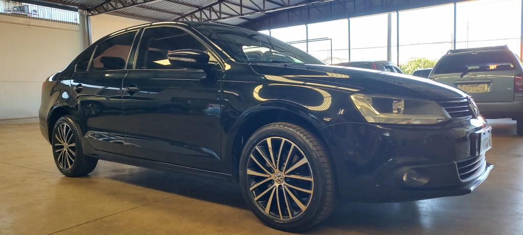 VOLKSWAGEN Jetta - Foto